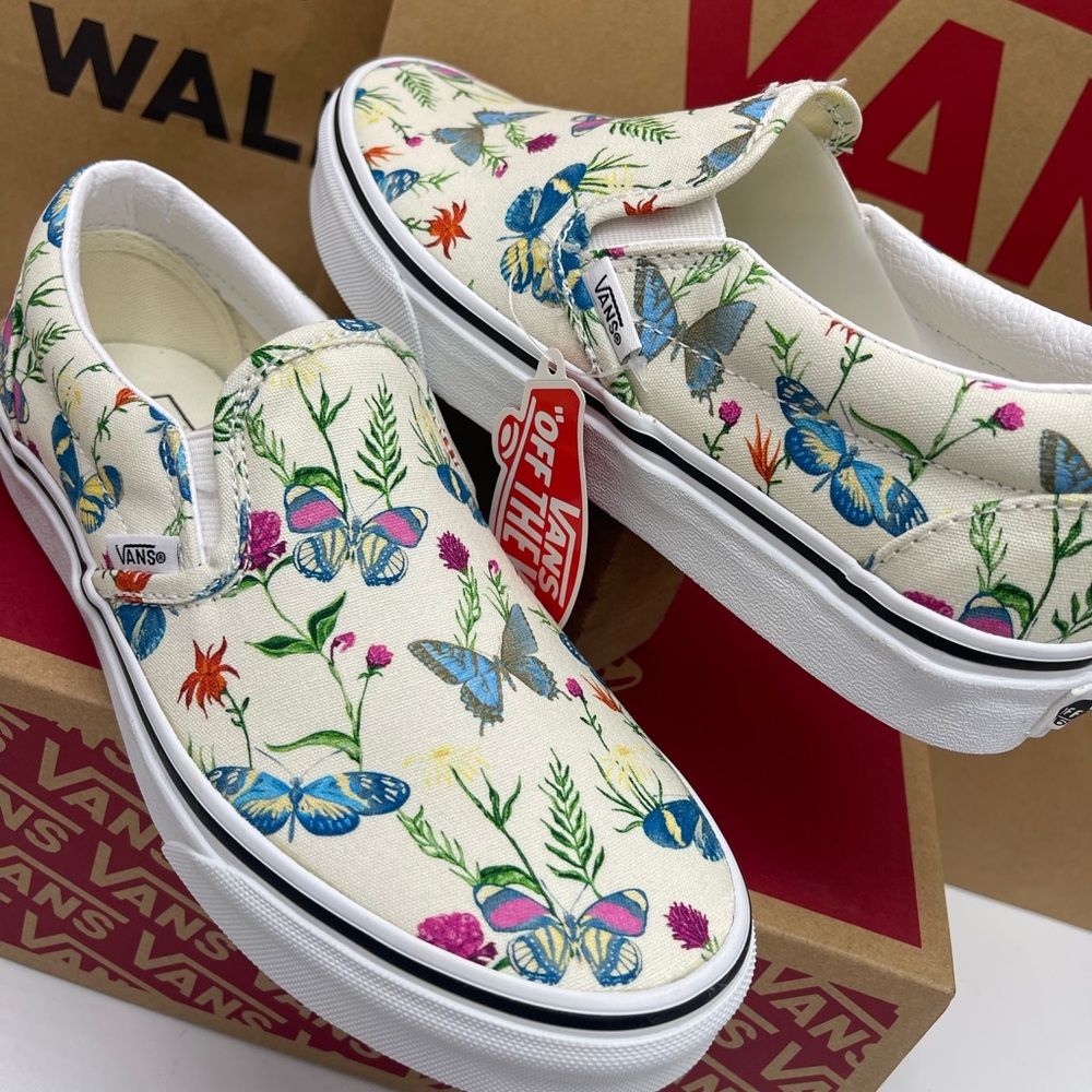 Vans Men's Classic Slip-On Butterfly Floral Marshmallow Sneakers
VN0A5AO8UC0 - Picture 7 of 16